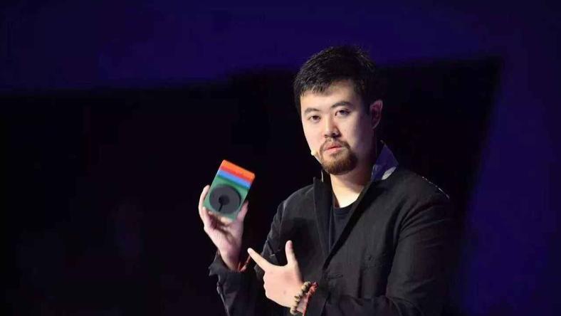 百度向左,李叫兽、渡鸦吕骋向右